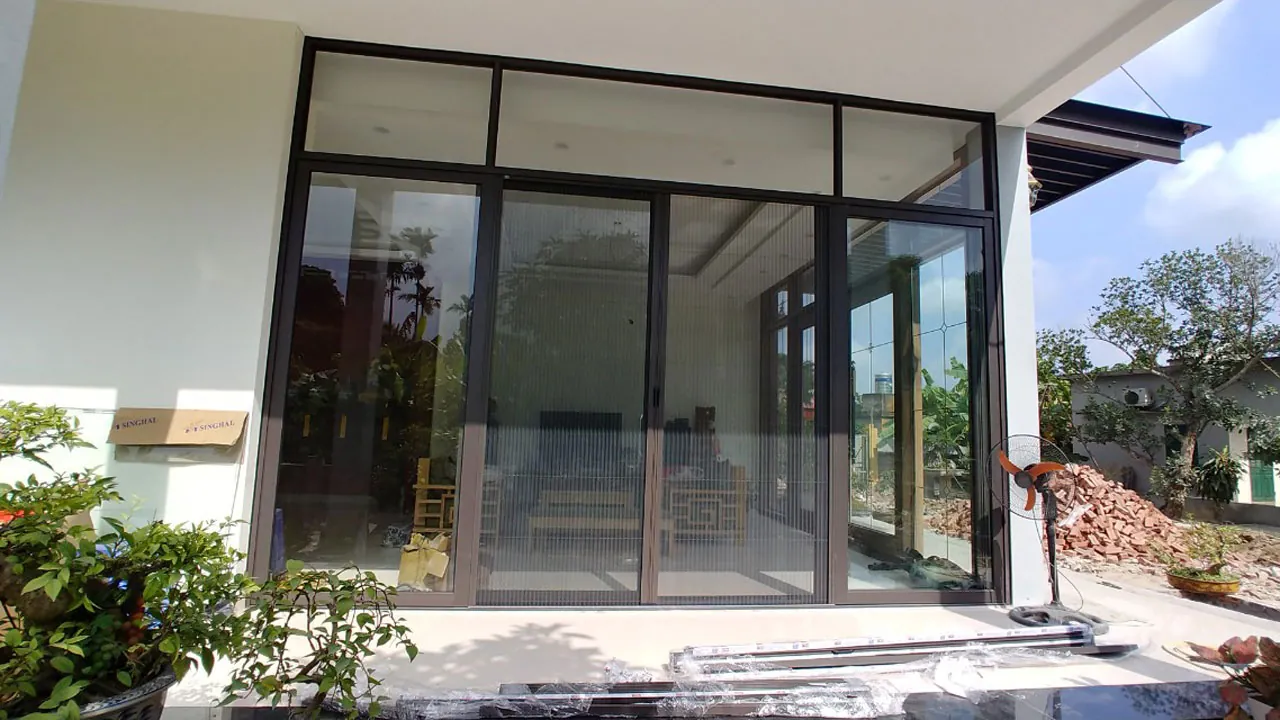 Lắp đặt cửa nhôm Xingfa tại nhà